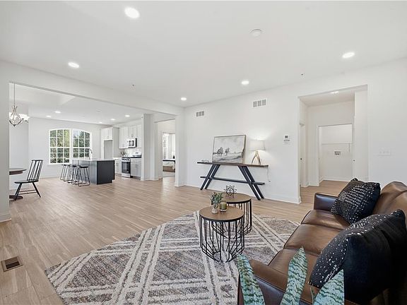 5th image of 868 Veneto Ct