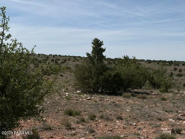 363N W Via Dolorosa Rd, Seligman, AZ 86337