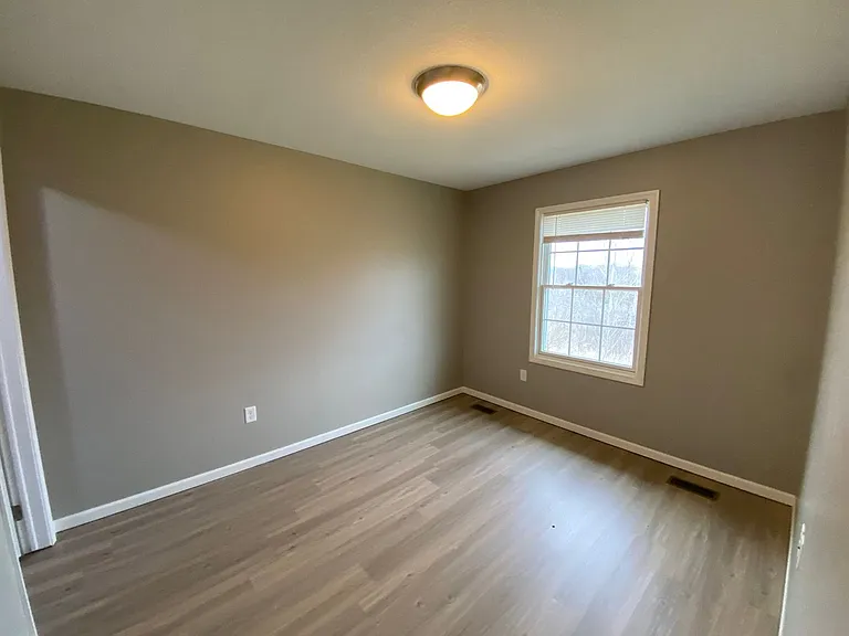 808 E Lincoln Ave — Photo 6
