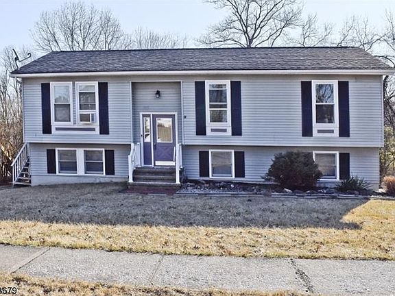 3rd image of 25 Birch Dr
