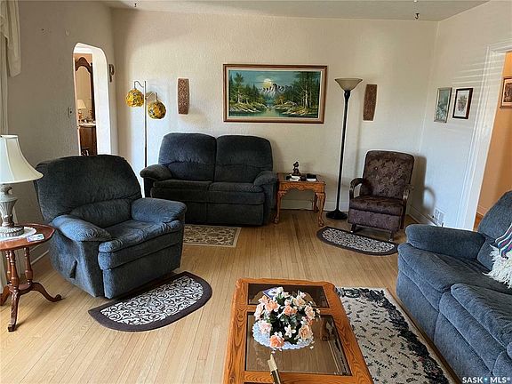 5th image of 2155 Wascana St