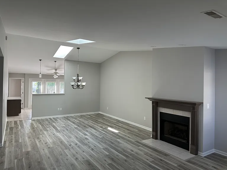 1627 Evergreen Ave — Photo 8