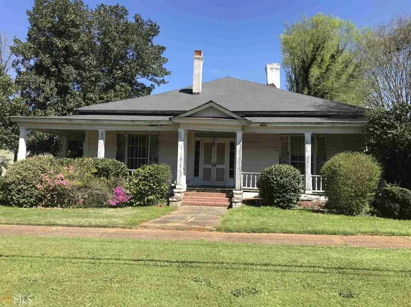 301 E 7th St, West Point, GA 31833
