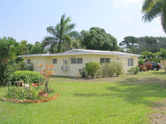 3rd image of 33 NE 26th Dr