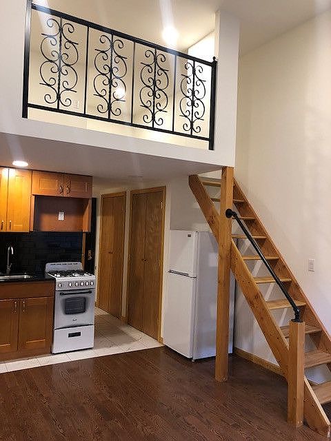 1st image of 75 Bleecker St APT 2C