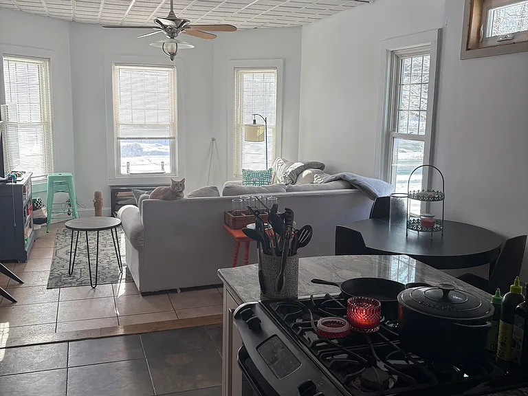 427 Kenwood Ave #1 — Photo 3