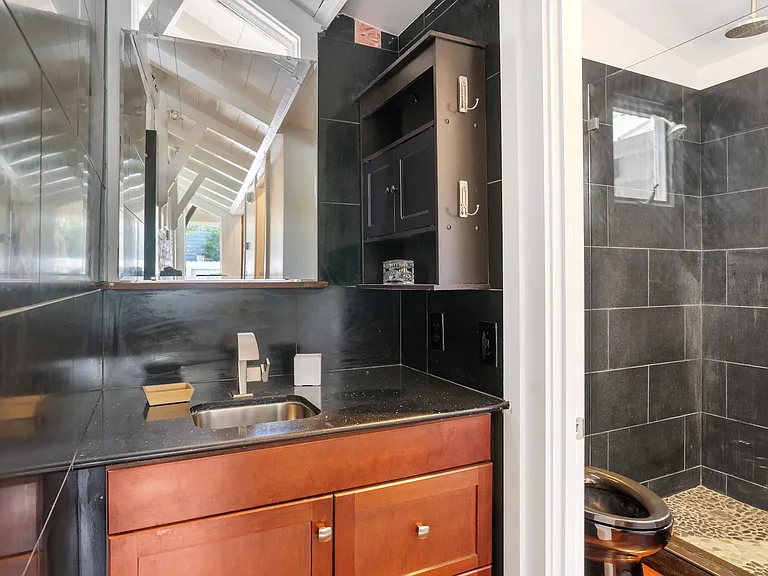 11 W 45th St #B — Photo 9