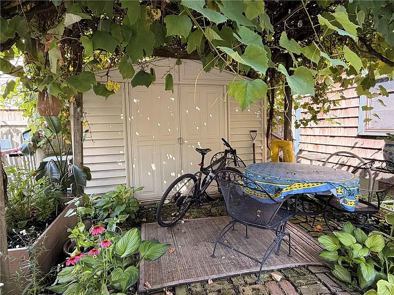25 Marsh St — Photo 41