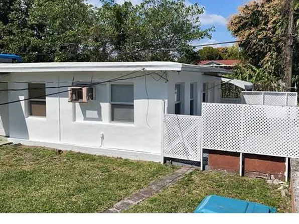 1279 NE 110th St, Miami, FL
