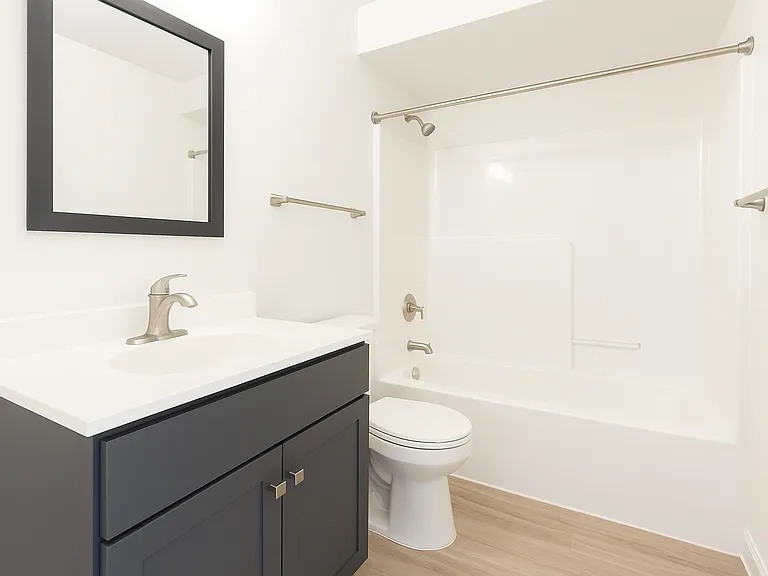 Cottonwood Creek Apartments — Photo 9