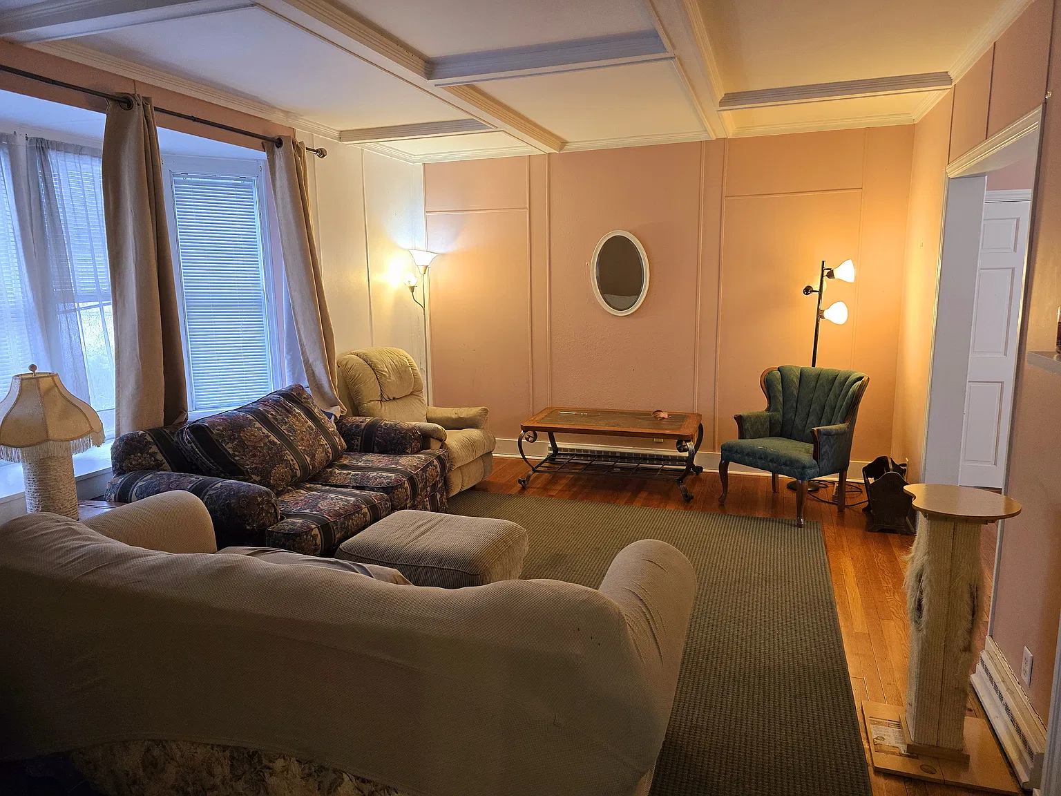 1549 Oregon Ave — Photo 2