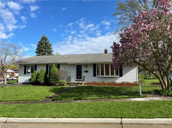 4109 Sunrise Blvd S, Mogadore, OH 44260
