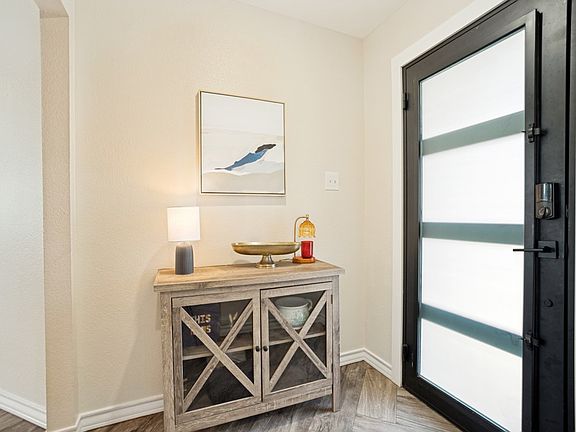 3rd image of 2813 Mitchell Ln