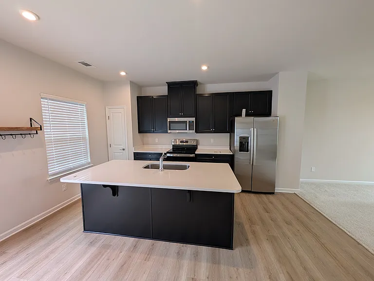420 Park Ave #41 — Photo 3