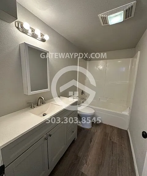 5725 NE 14th Ave #B — Photo 8