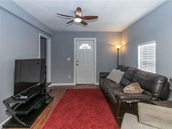 5th image of 152 Cornell Ave