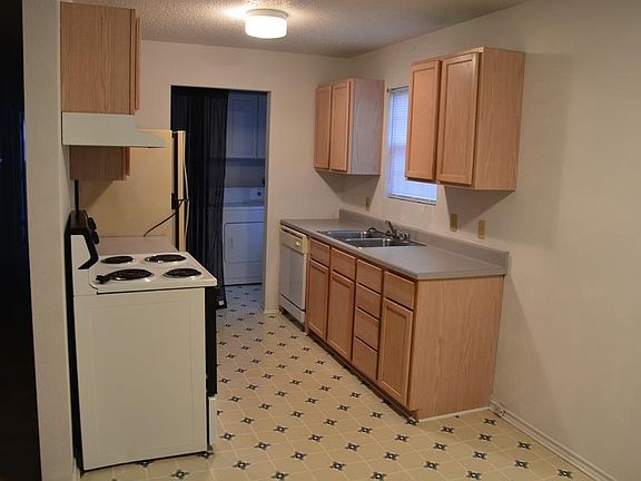 5th image of 810 17th Ave N