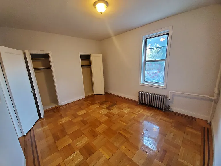 520 W 218th St #1D — Photo 4