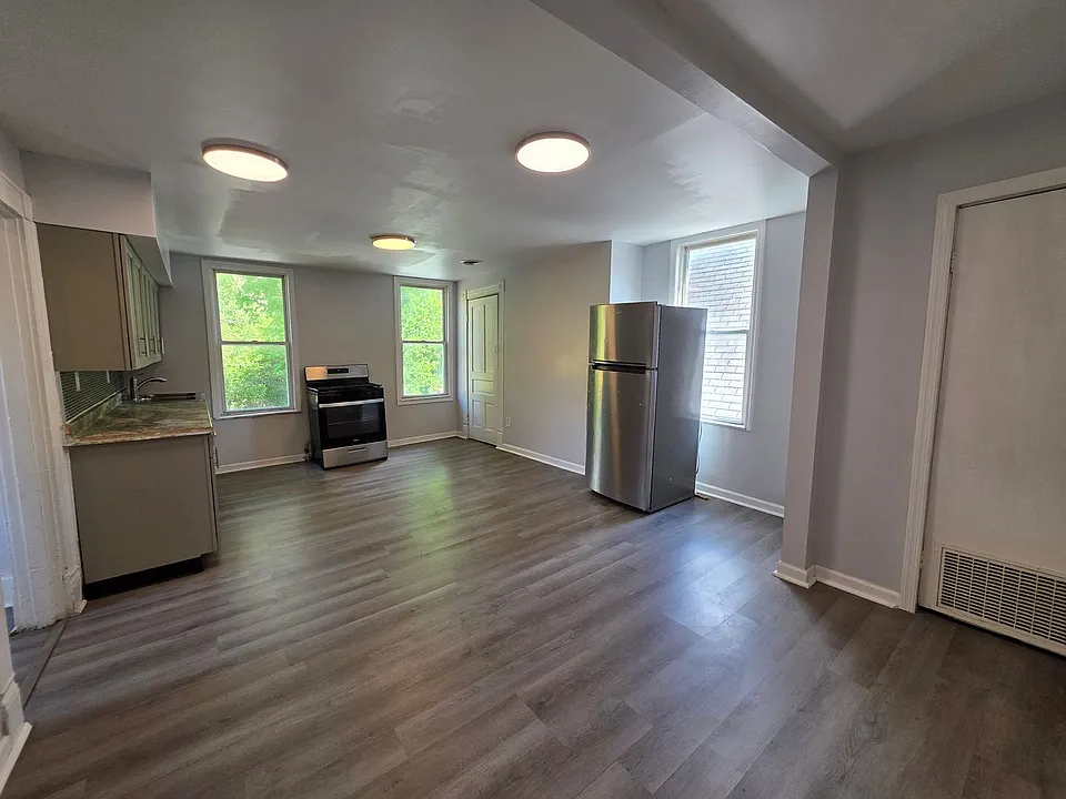 1637 Rutherford Ave #3