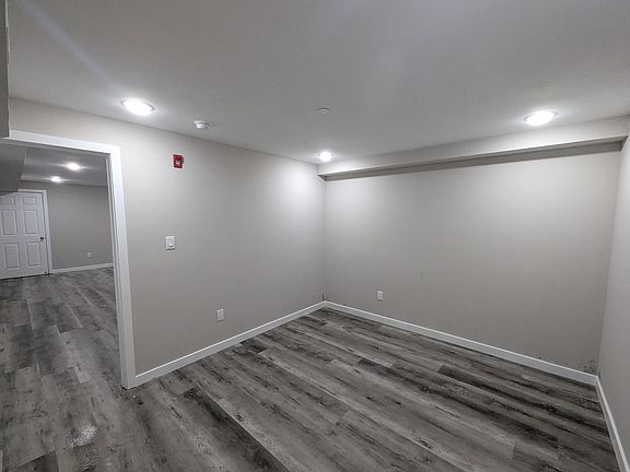 3rd image of 4995 W Thompson St #1R