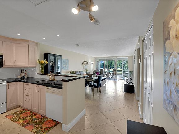 2nd image of 605 Oaks Drive #205