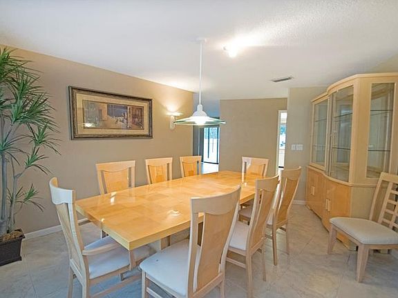 5th image of 1977 Spanish Pines Dr