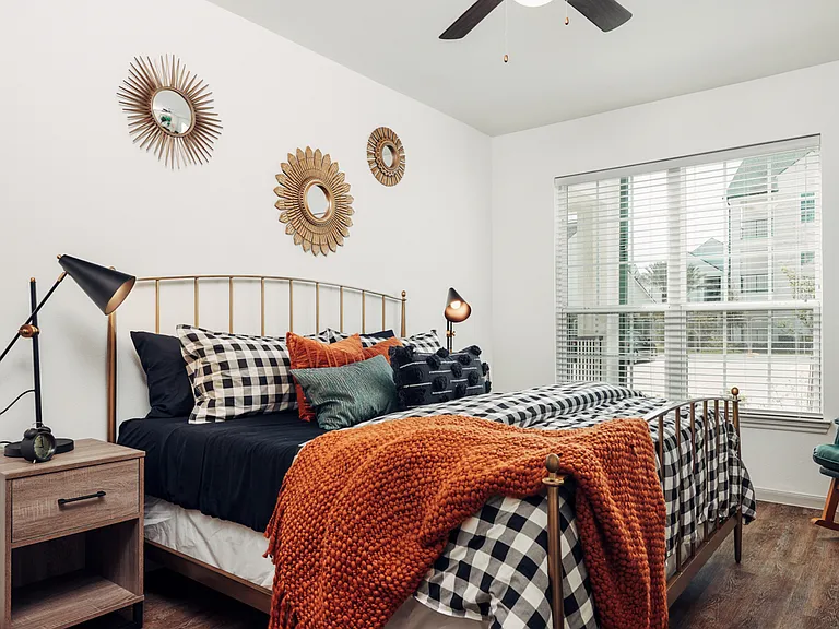 Stonegrove Fall Creek Apartments Bedroom