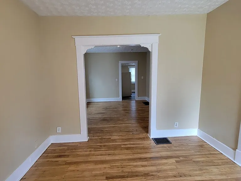 534 N Alton Ave — Photo 4