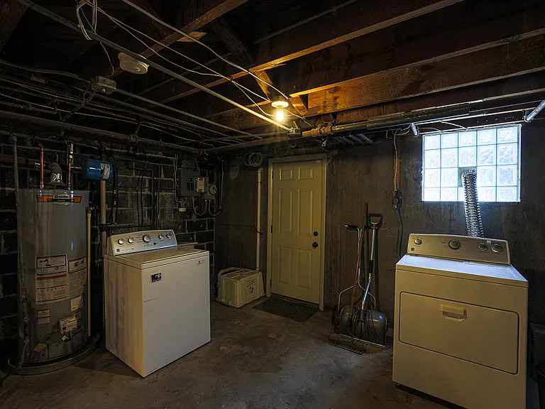 1011 W 42nd St — Photo 31