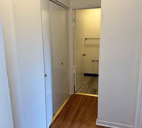 4th image of 1019 Trent Blvd