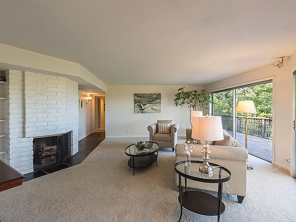 4th image of 1060 Cascade Dr