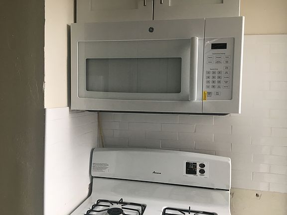 2nd image of 35 Kensington Ave APT D1