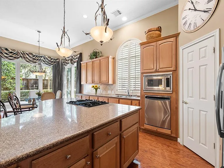 24106 Laureumont Ct — Photo 12