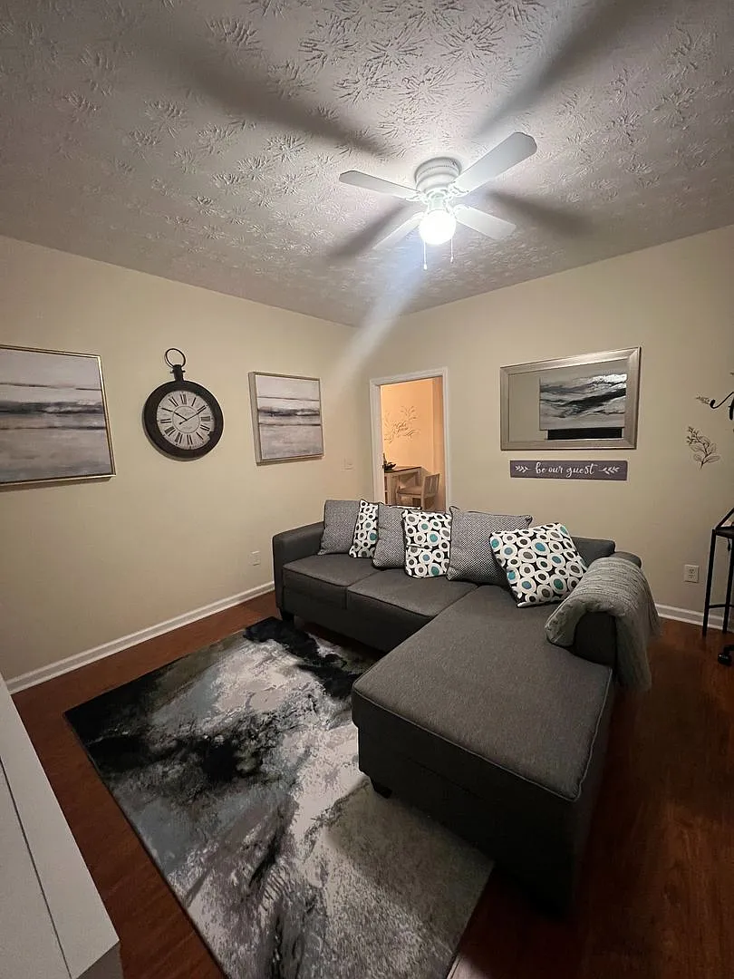 Private 1 Bedroom Unit in Sugar Hill — Photo 4