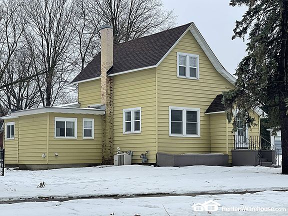 3rd image of 603 E Broadway St