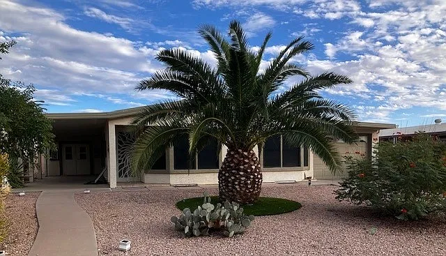 2 bed, 1300 sqft, $1,900 — Photo 1
