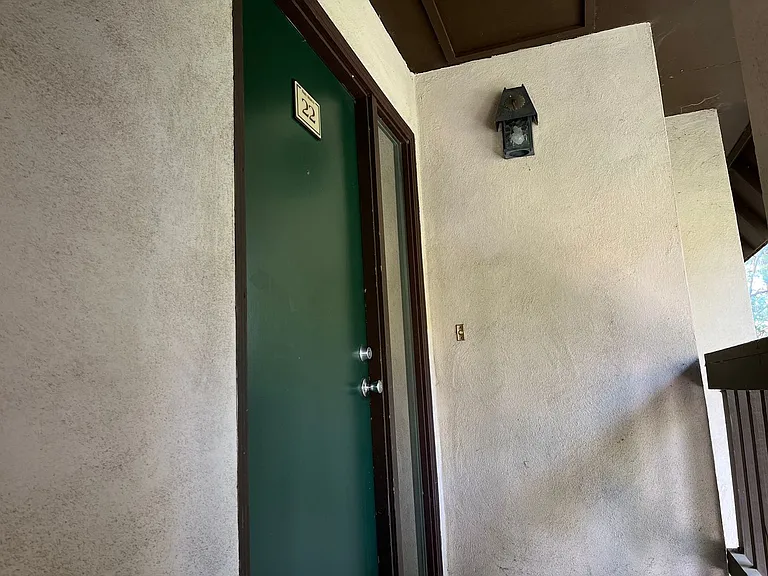 1241 Montego — Photo 3