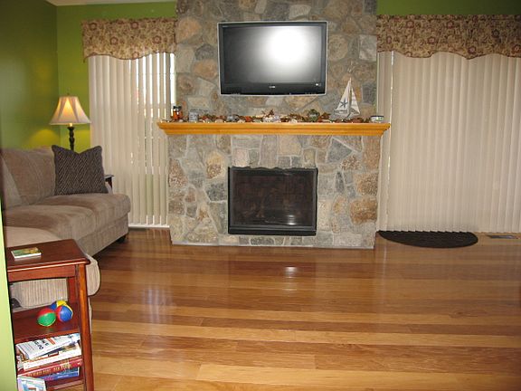 2nd image of 94 Commodore Cir