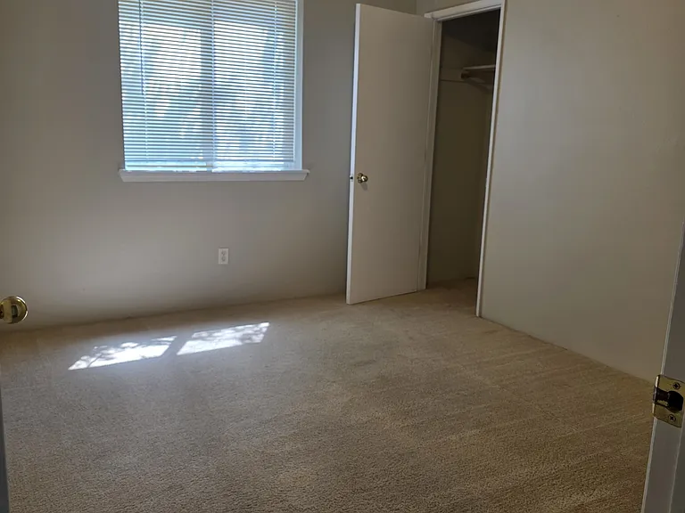 423 S Peach St #2 — Photo 7