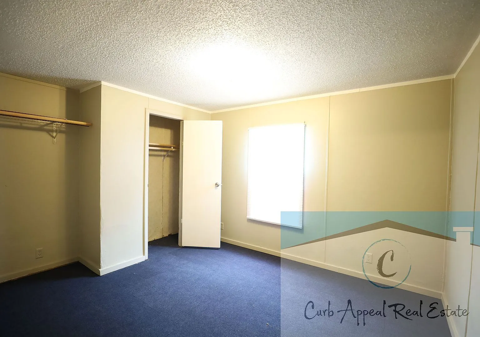 2620 Crawford — Photo 2
