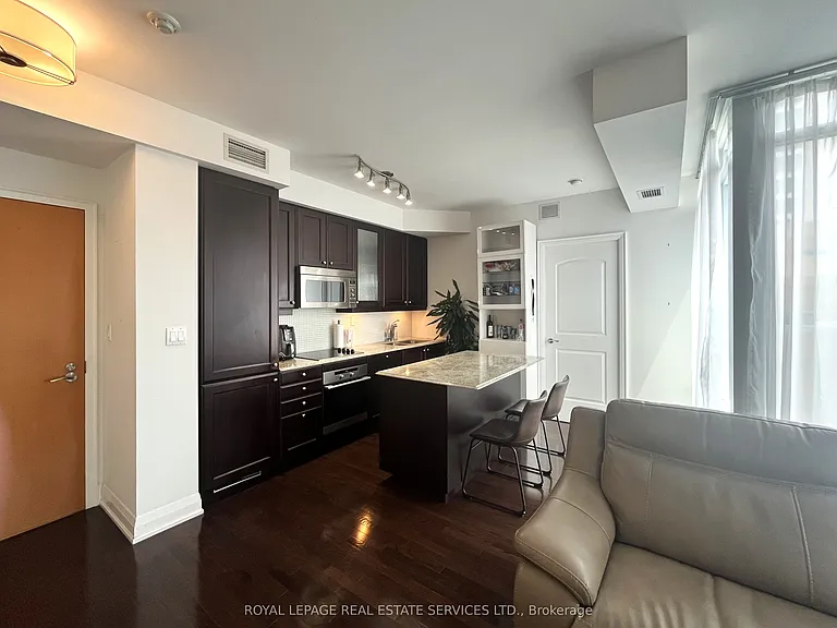 1 Bedford Rd #715 — Photo 3