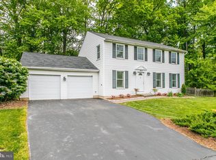 8064 Winding Way Ct, Springfield, VA 22153