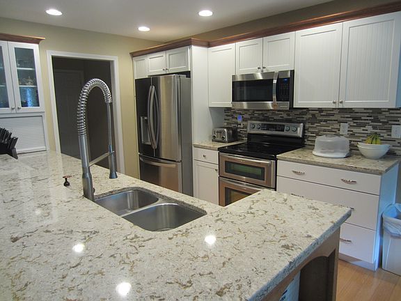 3rd image of 14291 Virginia Ln