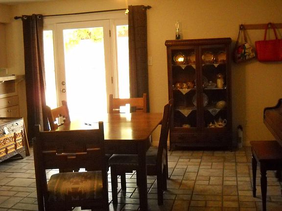 5th image of 10601 Calle Linda