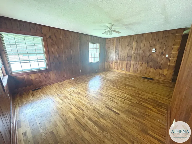 1330 Bertling St — Photo 2