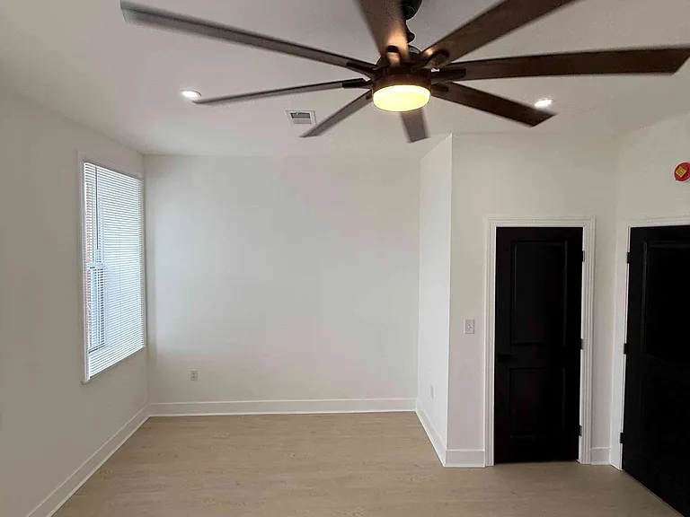 1012 W Lanvale St #3 — Photo 8