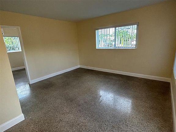 5th image of 2217 NE 2nd St #7