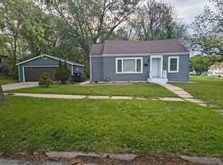 320 Howard Ave, Rockford, IL 61102