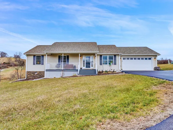 724 Blue Ridge Tpke, Fincastle, VA 24090