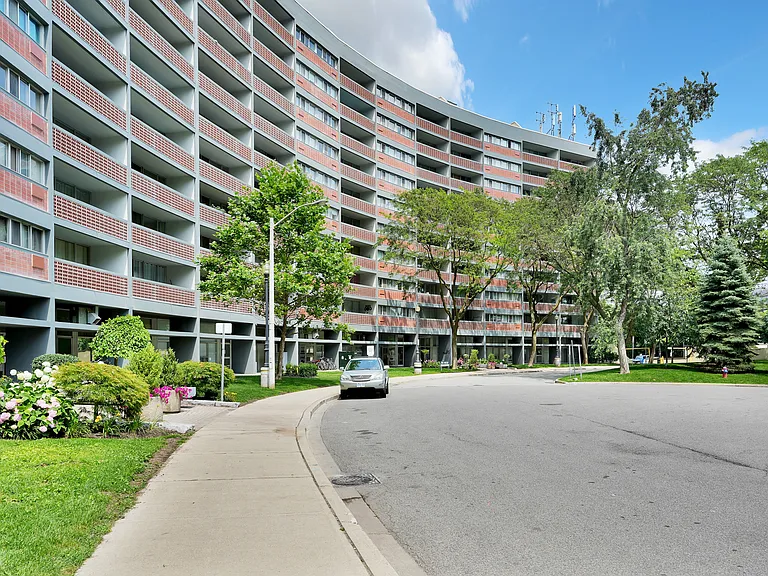 1137 Royal York Rd #1 BD — Photo 19